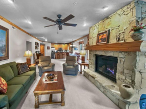 201 Town Pointe Escape! condo